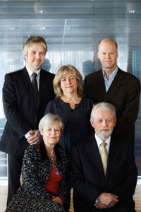 Riksrevisjonens Kollegium for perioden 2010-2013 Jørgen Kosmo (AP), Arve Lønnum (FrP), Annelise Høegh (H), Per Jordal (SP), Synnøve Brenden (AP)
